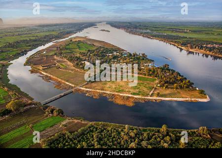 Nile Island, Luxor aus der Vogelperspektive in einem Heißluftballon, Theben, Ägypten, Luxor, Theben, Ägypten, Afrika Stockfoto