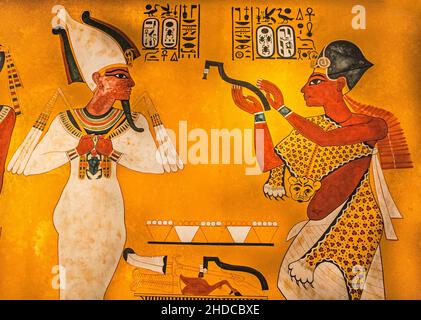 Rituelle Mündungszeremonie auf Tutanchamun in Darstellung von Osiris von Eje, Grabschätze von Tutanchamun, archäologische Weltsensation, replic Stockfoto