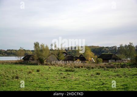 Haithabu war eine bedeutende Siedlung der Wikinger. Der Ort gilt als frühe mittelalterliche Stadt in Nordeuropa und war ein wichtiger Handelsort und H Stockfoto