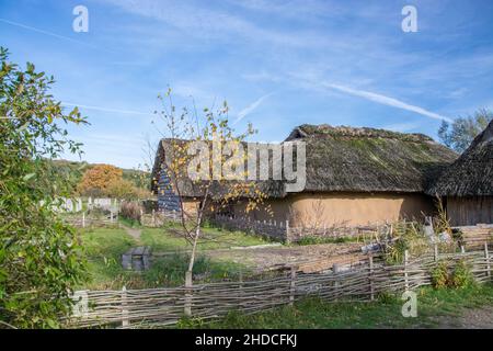 Haithabu war eine bedeutende Siedlung der Wikinger. Der Ort gilt als frühe mittelalterliche Stadt in Nordeuropa und war ein wichtiger Handelsort und H Stockfoto