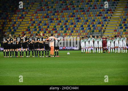 Frosinone, Italien. 05th Jan, 2022. Minute Konzentration während des Supercup-Halbfinales 2021/2022 der italienischen Frauen zwischen Juventus Women und Sassuolo Women am 05. Januar 2021 im Benito Stirpe Stadion in Frosinone. Kredit: Unabhängige Fotoagentur/Alamy Live Nachrichten Stockfoto