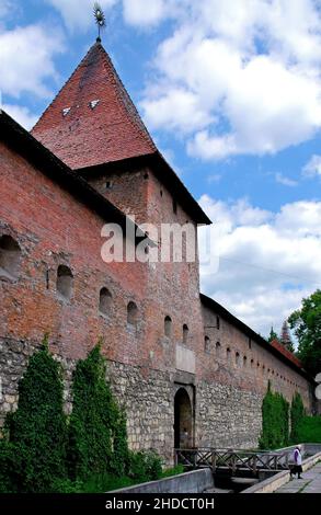 Lviv, Ukraine: Das 1618 erbaute Hlyniany-Tor war Teil des mittelalterlichen Verteidigungssystems. Es war Teil der Befestigungen des Bernardinerklosters. Stockfoto