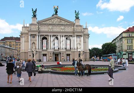 Lviv, Ukraine: Opernhaus von Lviv oder formeller das Solomiya Krushelnytska Lviv Staatliches Theater für Oper und Ballett. Stockfoto