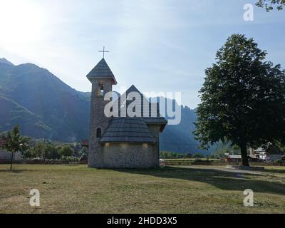 Alte Kirche im Dorf Theth, Albanien Stockfoto