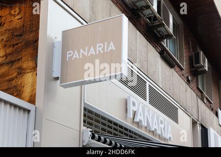 VALENCIA, SPANIEN - 03. JANUAR 2022: Panaria ist eine spanische Bäckereikette Stockfoto