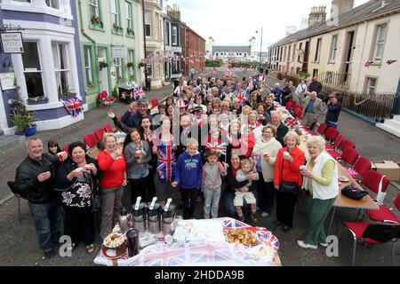 Ayr, Ayrshire, Schottland, Großbritannien, die Bewohner der treffend benannten Queens Terrace in Ayr veranstalteten eine Straßenparty, um das Diamantenjubiläum der Königin zu feiern Stockfoto