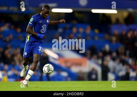 London, Großbritannien. 05th Januar 2022. 5th. Januar 2022: Stamford Bridge, Chelsea, London, England; Carabao Cup Halbfinalfußball, FC Chelsea gegen Tottenham Hotspur: Malang Sarr aus Chelsea Credit: Action Plus Sports Images/Alamy Live News Stockfoto