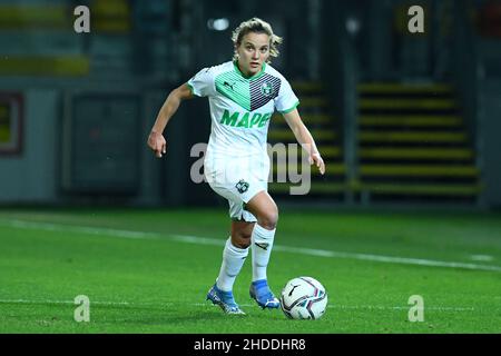 Frosinone, Italien , 05 Januar , 2022 im Bild links nach rechts, Davina Phjltiens von Sassuolo während des Fußball-supercup-Spiels Juventus gegen Sassuolo Credit: Massimo Insabato/Alamy Live News Stockfoto