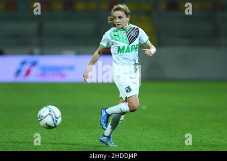 Frosinone, Italien , 05 Januar , 2022 im Bild links nach rechts, Davina Phjltiens von Sassuolo während des Fußball-supercup-Spiels Juventus gegen Sassuolo Credit: Massimo Insabato/Alamy Live News Stockfoto