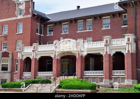 Champaign, Illinois, USA. Illini Hall an der University of Illinois, auch bekannt als University of Illinois Urbana-Champaign oder UIC, Campus. Stockfoto