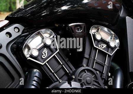 Nahaufnahme des schwarzen, flüssigkeitsgekühlten 1133cc V-Twin-Motorrads Indian Scout Stockfoto