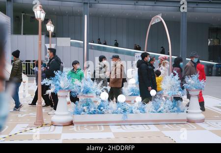 SHANGHAI, CHINA - 1. JANUAR 2022 - Ein Bilibili Magic Garden Flash-Shop im France Pavilion der Weltausstellung in Shanghai, China, 1. Januar 2022. Stockfoto