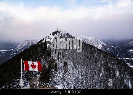 Banff, Kanada - 21 2021. Dez.: Panoramablick vom Sulphur Mountain Trail in Banff Alberta Stockfoto