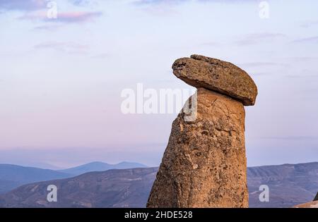 Schöne Aussicht auf die einzigartigen drei Schönheiten Felsformationen in der Türkei Stockfoto