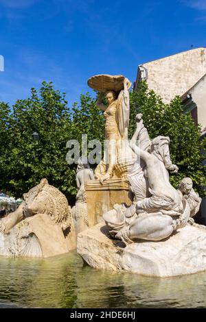 Esztergom, Ungarn - 14. September 2019: Die Esztergom-Brunnen im Zentrum der Stadt Esztergom, Ungarn Stockfoto