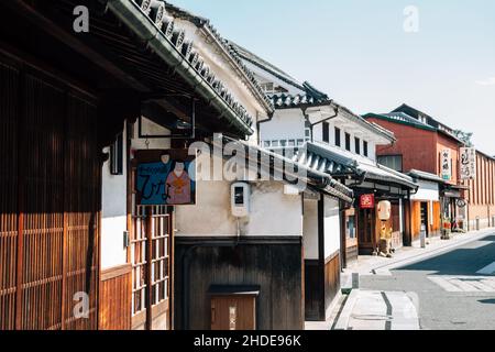 Okayama, Japan - 15. April 2019 : Kurashiki Bikan Historical Quarter traditionelle Dorfstraße Stockfoto