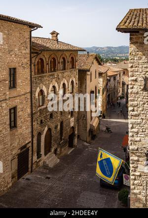 Mittelalterliche Gebäude im historischen Zentrum von Gubbio, Umbrien, Italien Stockfoto