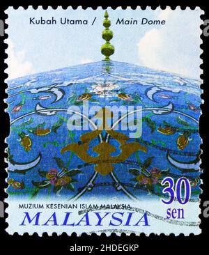 MOSKAU, RUSSLAND - 4. NOVEMBER 2021: Die in Malaysia gedruckte Briefmarke zeigt das National Islamic Arts Museum, Serie, um 2000 Stockfoto