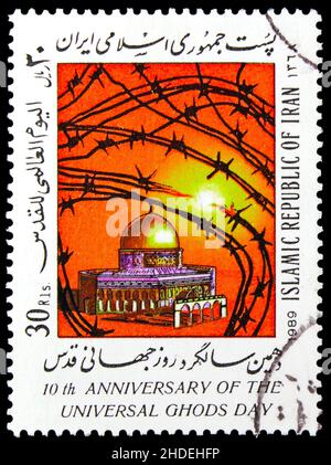 MOSKAU, RUSSLAND - 4. NOVEMBER 2021: Die im Iran gedruckte Briefmarke zeigt Stacheldraht, Kuppel der Felsen, Jerusalem, Jerusalem Day Serie, um 1989 Stockfoto