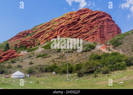 Seven Bulls oder Broker Heart Rock Formation im Jeti Oguz Valley, Kirgisistan Stockfoto