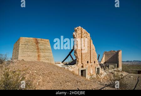 Staubkammer, Ruinen in der Stadt Swansea Copper Mining, Buckskin Mountains, Sonoran Desert, Arizona, USA Stockfoto