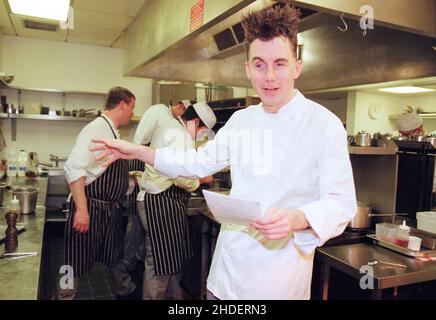 Gary Rhodes, der berühmte Küchenchef, fotografiert in seinem Pimlico-Restaurant „Rhodes in the Square“, Dolphin Square, London SW1, 11th. Dezember 1998. Stockfoto