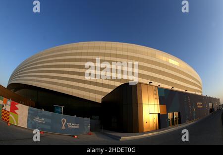 Allgemeine Ansicht vor dem Al Janoub Stadion in Al-Wakrah, Katar, aufgenommen während des Sonnenuntergangs beim FIFA Arab Cup im Aufbau bis zur FIFA Weltmeisterschaft 2022. Foto von MB Media 11/12/2021 Stockfoto