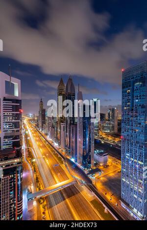 Luftaufnahme der Shaikh Zayed Road Blick am frühen Morgen Stockfoto