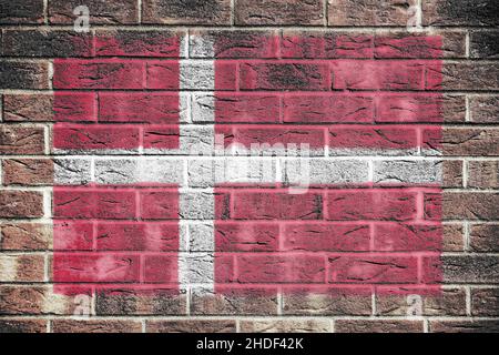 Dänemark Flagge auf Backstein Wand Hintergrund gemalt Stockfoto