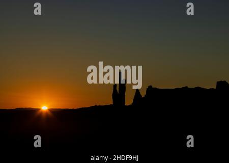 Totem Pole Felsformation bei Sonnenaufgang im Monument Valley Navajo Tribal Park, Utah Stockfoto