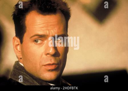 Hartes Jahr sterben: 1988 USA Regie: John McTiernan Bruce Willis Stockfoto