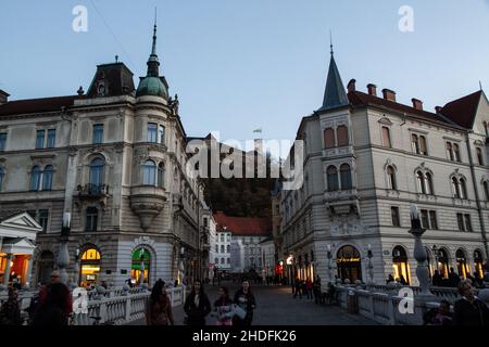 Ljubljana, Slowenien, Burg von Ljubljana auf dem Hügel im Hintergrund Stockfoto