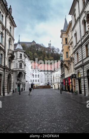 Ljubljana, Slowenien, Burg von Ljubljana auf dem Hügel im Hintergrund Stockfoto
