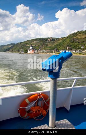 Ausflug mit dem Ausflugsboot Vater Rhein im Oberen Mittelrheintal, UNESCO Weltkulturerbe, Stadt Kaub, Schloss Pfalzgrafenstein, Rhin Stockfoto