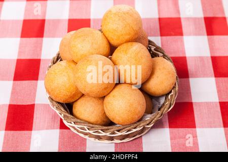 Buñuelo; Traditional Food Colombian - Tiefgebratene Käsebrot Stockfoto