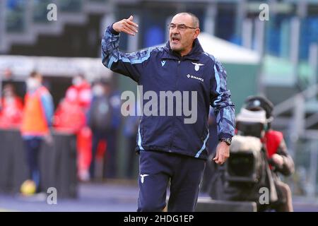 Rom, Italien. 06th Januar 2022. Maurizio Sarri, Cheftrainer von Latium, reagiert während des Fußballspiels der italienischen Meisterschaft Serie A zwischen SS Lazio und dem FC Empoli am 6. Januar 2022 im Stadio Olimpico in Rom, Italien - Foto Federico Proietti/DPPI Credit: DPPI Media/Alamy Live News Stockfoto