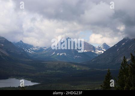 Blick in den Glacier National Park an der Rocky Mtn Range Stockfoto