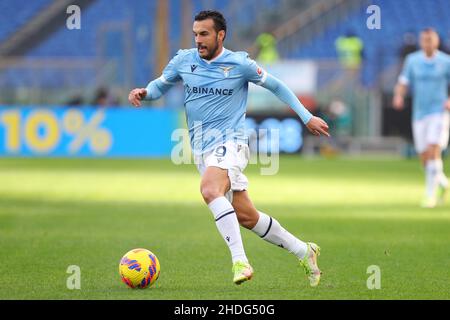 Rom, Italien. 06th Januar 2022. Pedro Rodriguez von Latium in Aktion während der italienischen Meisterschaft Serie Ein Fußballspiel zwischen SS Lazio und FC Empoli am 6. Januar 2022 im Stadio Olimpico in Rom, Italien - Foto Federico Proietti/DPPI Credit: DPPI Media/Alamy Live News Stockfoto