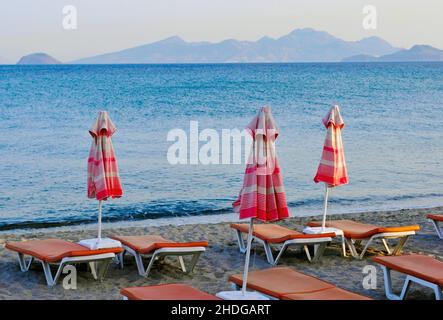 Leerer Strand (Savas Strand) in Kardamena, Kos Insel, Griechenland Stockfoto