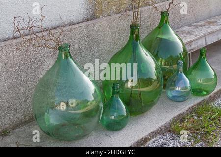 Wein, Glasflasche, Ballonflaschen, Weine, Glasflaschen, Glaswaren Stockfoto