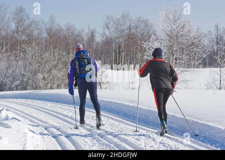 Langläufer, Skitourengeher, Skifahrer, Skifahrer Stockfoto
