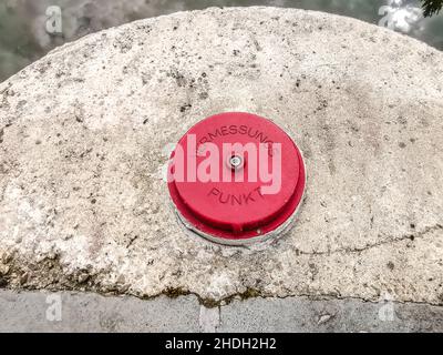 Vermessung, Benchmark, Benchmarks Stockfoto