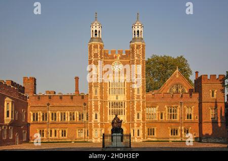 Lupton der Turm bei Sonnenuntergang, Schulhof, Eton College in Eton, Berkshire, England, Vereinigtes Königreich Stockfoto