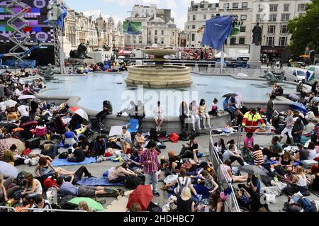 Atmosphäre, Harry Potter und die Heiligtümer des Todes Teil 2, Aufbau zur Premiere, Trafalgar Square, London. VEREINIGTES KÖNIGREICH Stockfoto