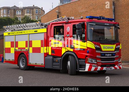 Dorset & Wiltshire Fire and Rescue Fire Engine parkte im September vor dem Bournemouth International Center, Bournemouth, Dorset, Großbritannien Stockfoto
