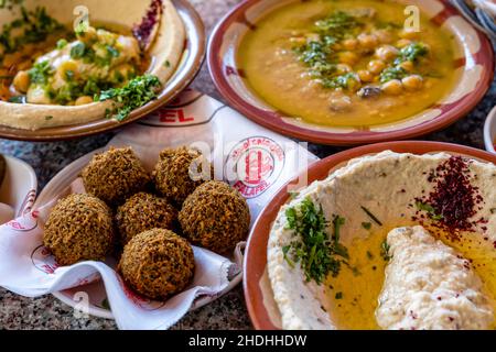 Traditionelle Jordanische/Arabische Gerichte, Aqaba, Gouvernement Aqaba, Jordanien. Stockfoto
