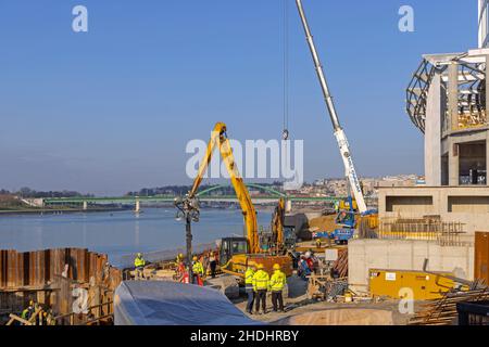 Belgrad, Serbien - 25. November 2021: Baustelle Am Fluss Sava Belgrade Waterfront Sonniger Herbsttag. Stockfoto