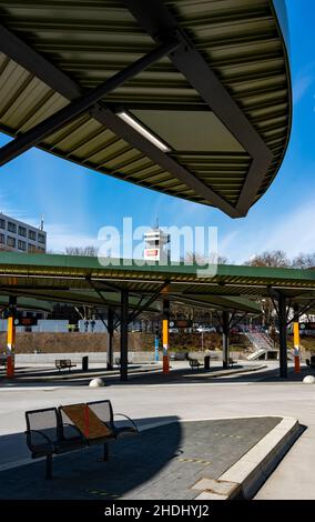 Pandemie, Busbahnhof, zentrale Bushaltestelle, Pandemien, Busstationen, Sender Stockfoto