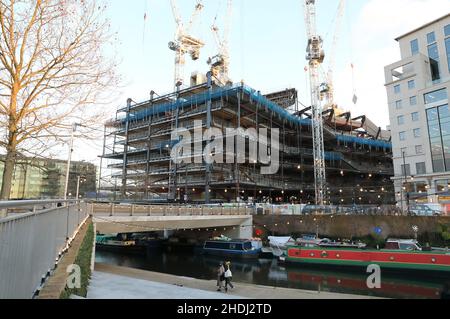 Kings Cross Gebiet sehr ruhig im Januar 2022, da Plan B Coronavirus Beschränkungen erfordern Menschen von zu Hause aus arbeiten, wenn möglich, im Norden von London, Großbritannien Stockfoto