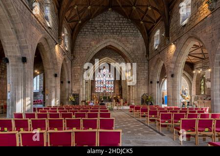 St Asaph Cathedral, High Street, St Asaph , Denbighshire, North Wales, Wales, Großbritannien - Innenansicht des Kirchenschiffs und des Altars. Stockfoto